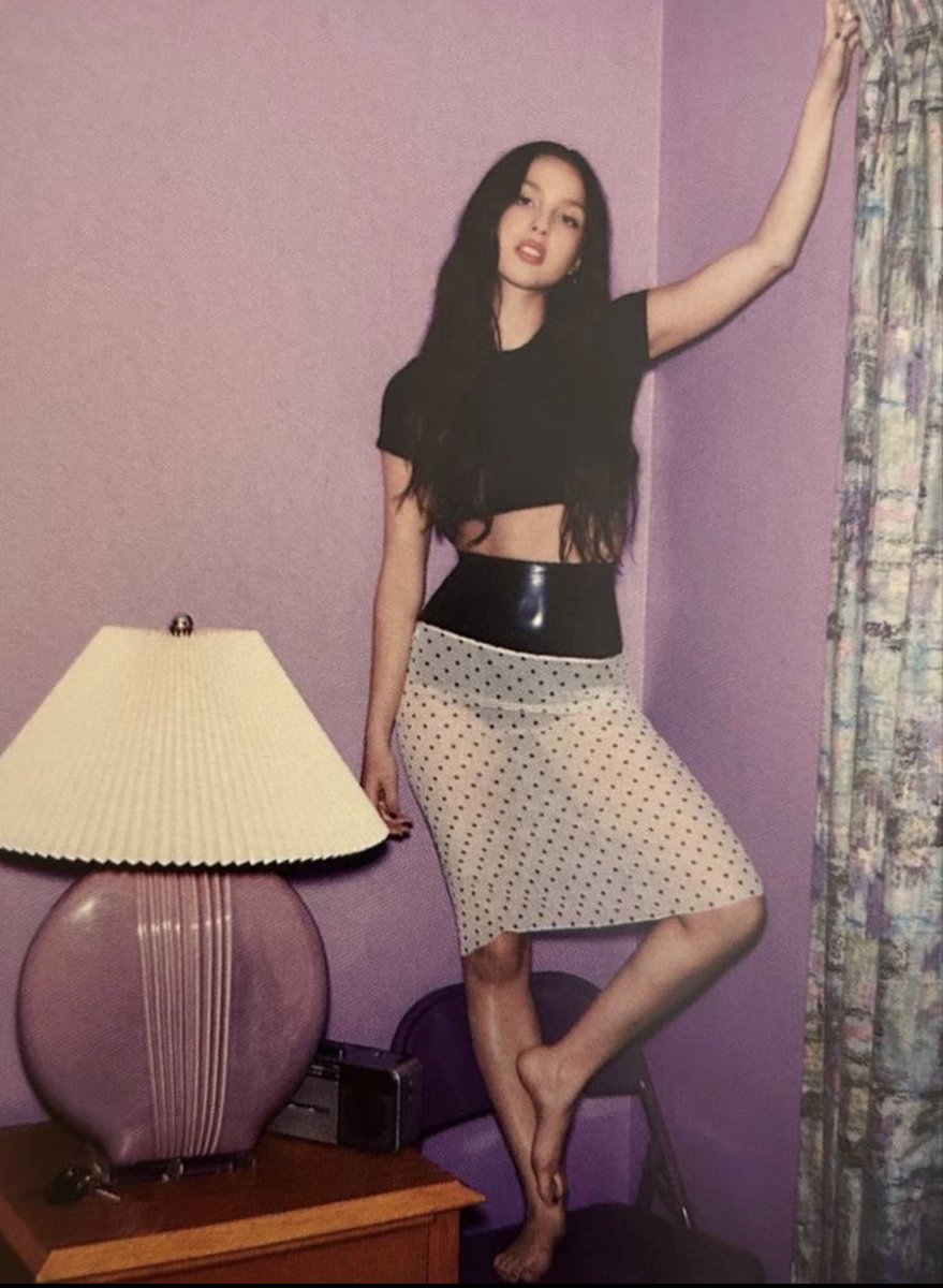 olivia⋆。°✩findom tweet media