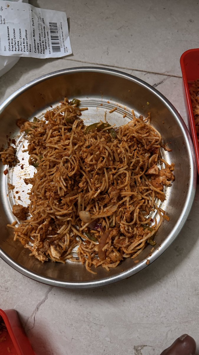 vigneshpoorvika's tweet photo. @SwiggyCares worst and bad food 
Bad smell and old chicken https://t.co/PTRYzMrhhM
