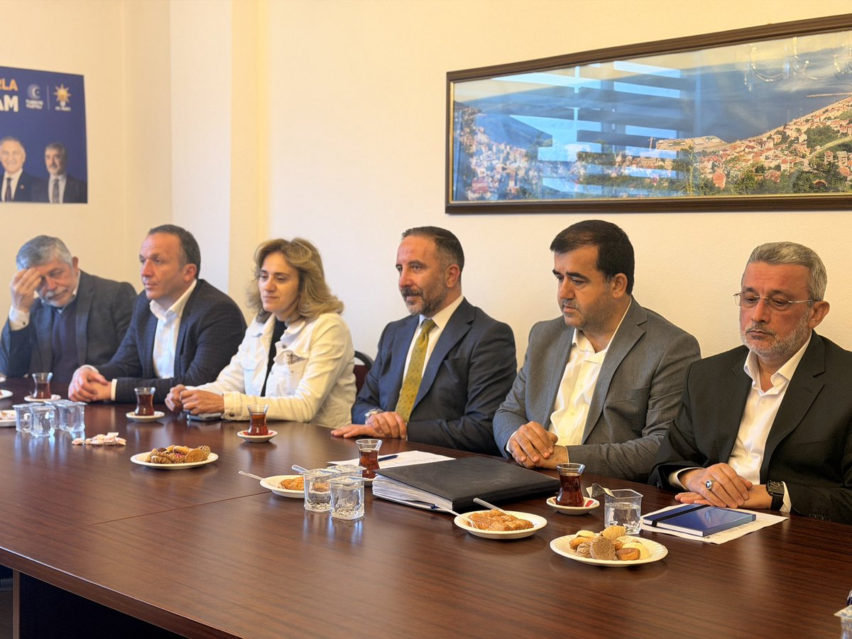 AkPersembe52's tweet photo. İlçe Başkanımız Sn. Kahraman Yalçın’ın başkanlığında yapılan AK Parti Perşembe İlçe Yönetim Kurulu haftalık olağan toplantısına, Belediye Başkanımız Sn. Cihat Albayrak ve belediye meclis üyelerimiz katıldı. 

Toplantımız Perşembe’mize ve AK Partimize hayırlı olmasını diliyoruz. https://t.co/LzoVjzzqkt