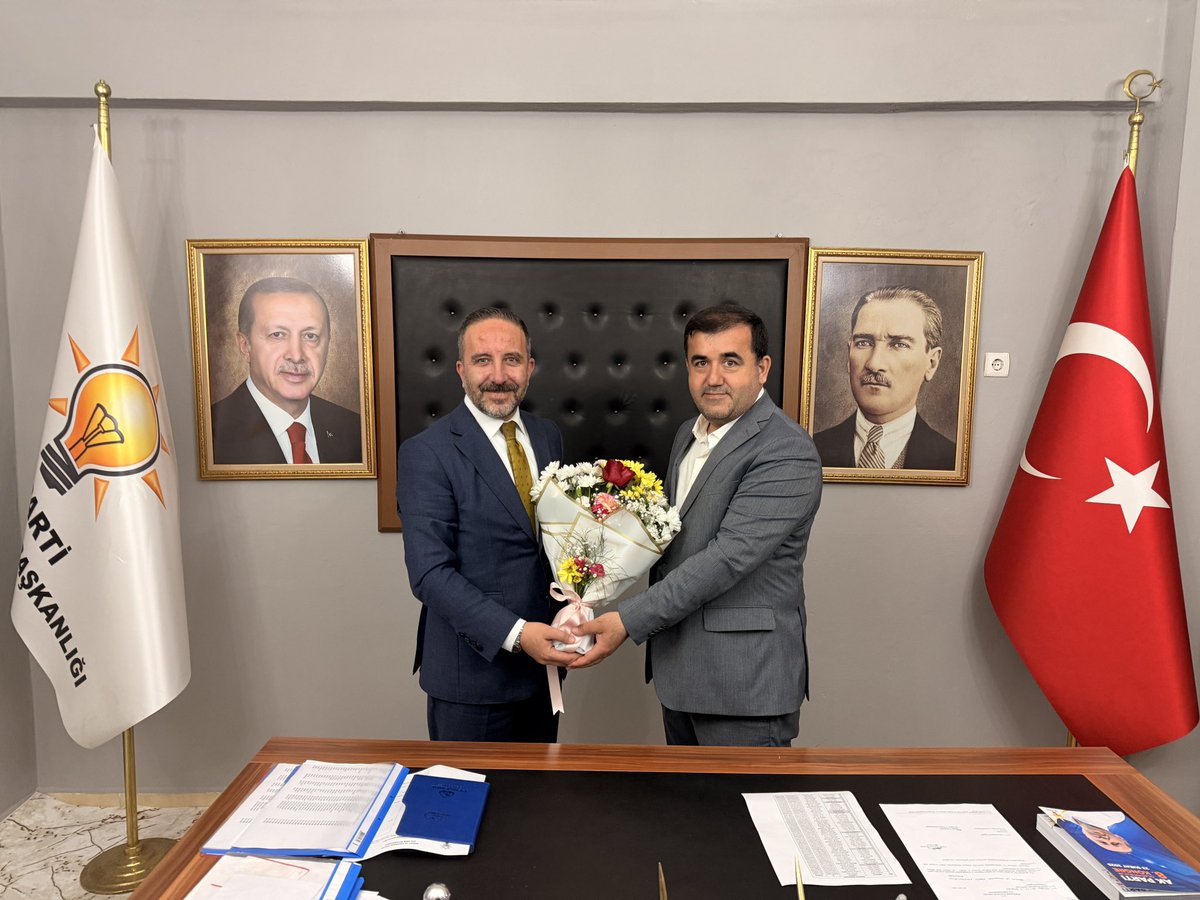 AkPersembe52's tweet photo. İlçe Başkanımız Sn. Kahraman Yalçın’ın başkanlığında yapılan AK Parti Perşembe İlçe Yönetim Kurulu haftalık olağan toplantısına, Belediye Başkanımız Sn. Cihat Albayrak ve belediye meclis üyelerimiz katıldı. 

Toplantımız Perşembe’mize ve AK Partimize hayırlı olmasını diliyoruz. https://t.co/LzoVjzzqkt