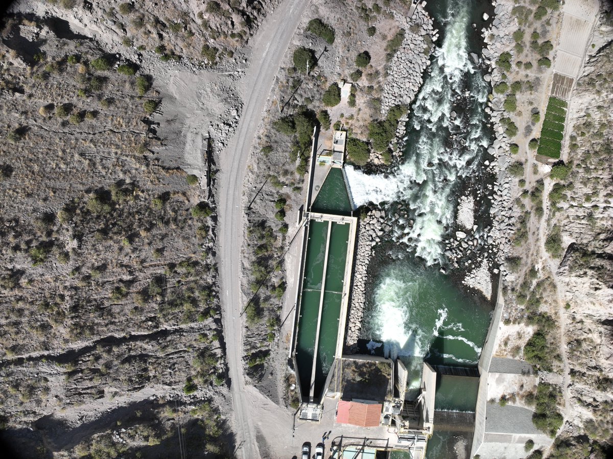 sunassperu's tweet image. 📍#Arequipa | Evaluamos infraestructuras de saneamiento con enfoque de gestión del riesgo de desastres en las PTAP La Tomilla, Miguel de la Cuba Ibarra y San Bernardo, así como en la PTAR La Escalerilla y los sistemas de captación y reservorios, a fin de garantizar la continuidad