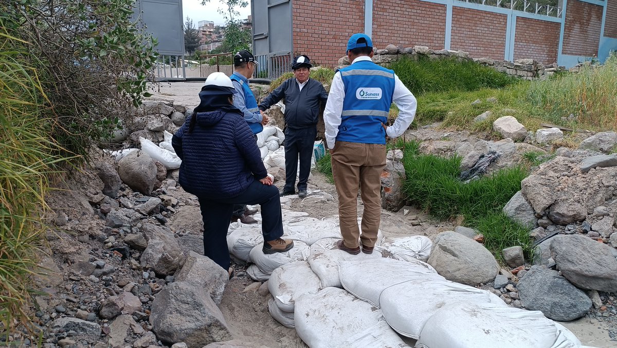 sunassperu's tweet image. 📍#Arequipa | Evaluamos infraestructuras de saneamiento con enfoque de gestión del riesgo de desastres en las PTAP La Tomilla, Miguel de la Cuba Ibarra y San Bernardo, así como en la PTAR La Escalerilla y los sistemas de captación y reservorios, a fin de garantizar la continuidad