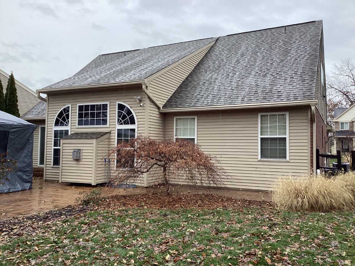 LGCincy's tweet photo. Proud to protect Cincinnati homes. Thank you for trusting LeafGuard of Cincinnati. 💚
#appreicationpost  #projectcompletion #homeimprovements https://t.co/0GawftWK8X