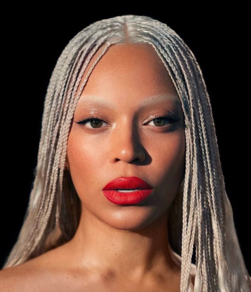 God is a woman (Sam)! tweet media