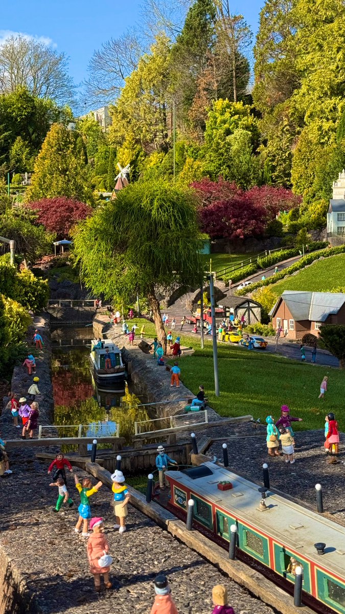 Model Village, Devon tweet media