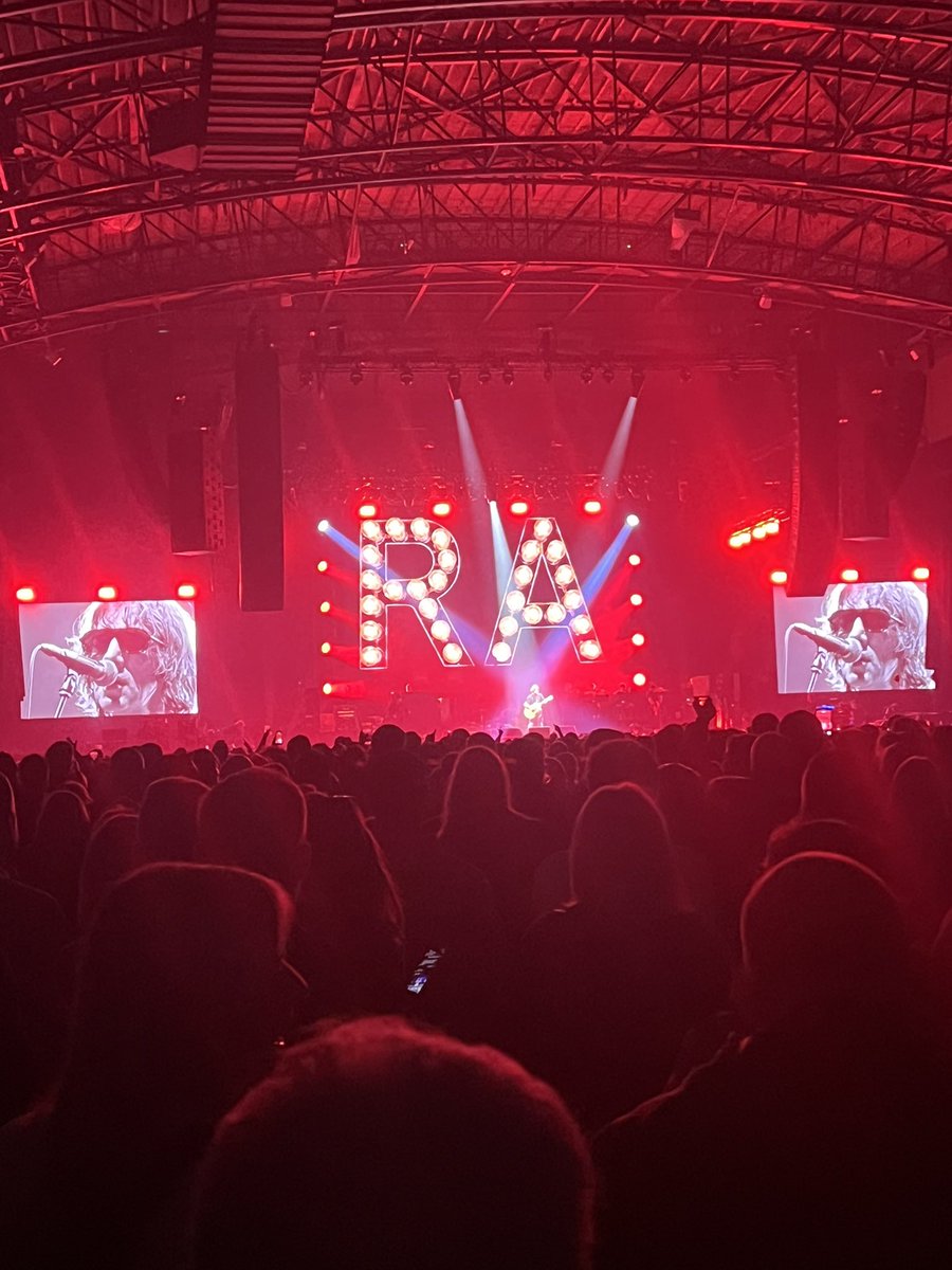 markaber1's tweet photo. MUSIC IS POWER ✌🏼 🎤🙌🏼

Ashcroft just gets better everytime I see him! What a night #ashcroft https://t.co/394acZY56i