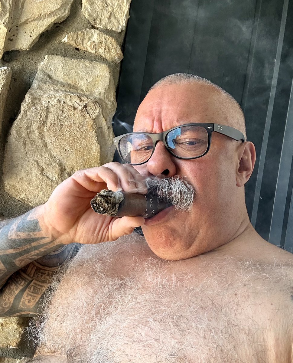 sandog tweet media