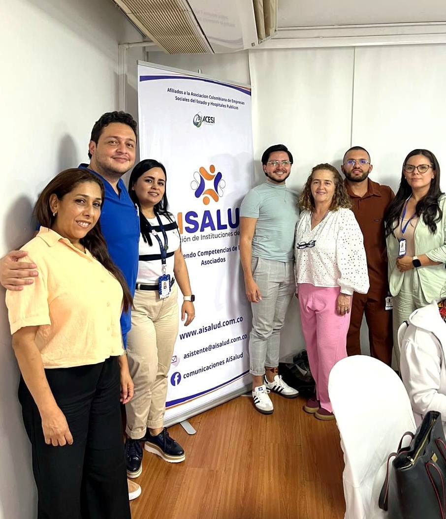 ISNRNosConecta's tweet photo. El pasado 27 de marzo, el equipo de líderes asistenciales del Instituto del Sistema Nervioso del Risaralda participaron en el Primer Encuentro de Instituciones de Salud Líderes en Salud Mental - Líderes en Humanización en Salud Mental organizado por @AISaludRd https://t.co/AsWQYOWWEW