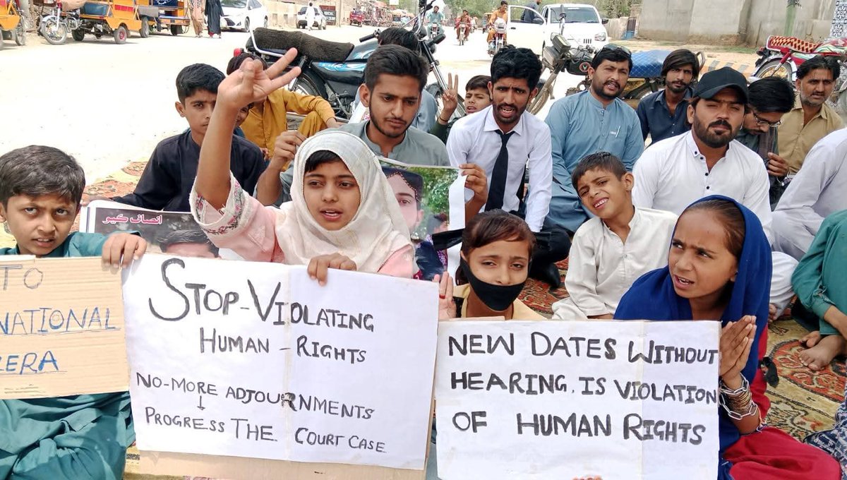 muradlagharim's tweet photo. #Justice_for_20May_moro_case
We are protesting since last 20 days but no authority came to ask 
We want fair trial of 38 individual arrested in jail for 11 months,in court at every date judge gives new date without proper hearing which is clear violation of human rights.. https://t.co/gFdXqCJxJe