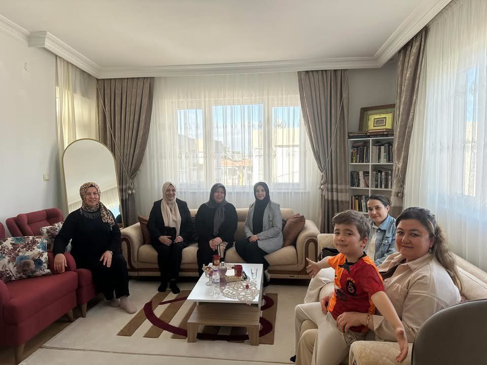 Ak Parti Finike Kadın kolları başkanımız Tuğba kiriş ve yönetimi olarak yönetim kurulu üyemiz Hülya Bayrı ya geçirdiği ameliyat sonrası geçmiş olsun ziyaretinde bulunduk.
Rabbim şifalar versin inşallah 
<a href="/alicetin_07/">Ali Çetin</a> 
<a href="/GlinZboz/">Gülçin Özboz🇹🇷🇹🇷</a> 
<a href="/HakannnBayar/">HakanBayar🇹🇷</a> 
<a href="/AriciKiris/">TUĞBA ARICI KİRİŞ</a>