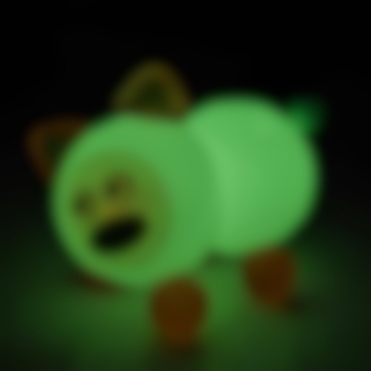 itemLabel tweet media