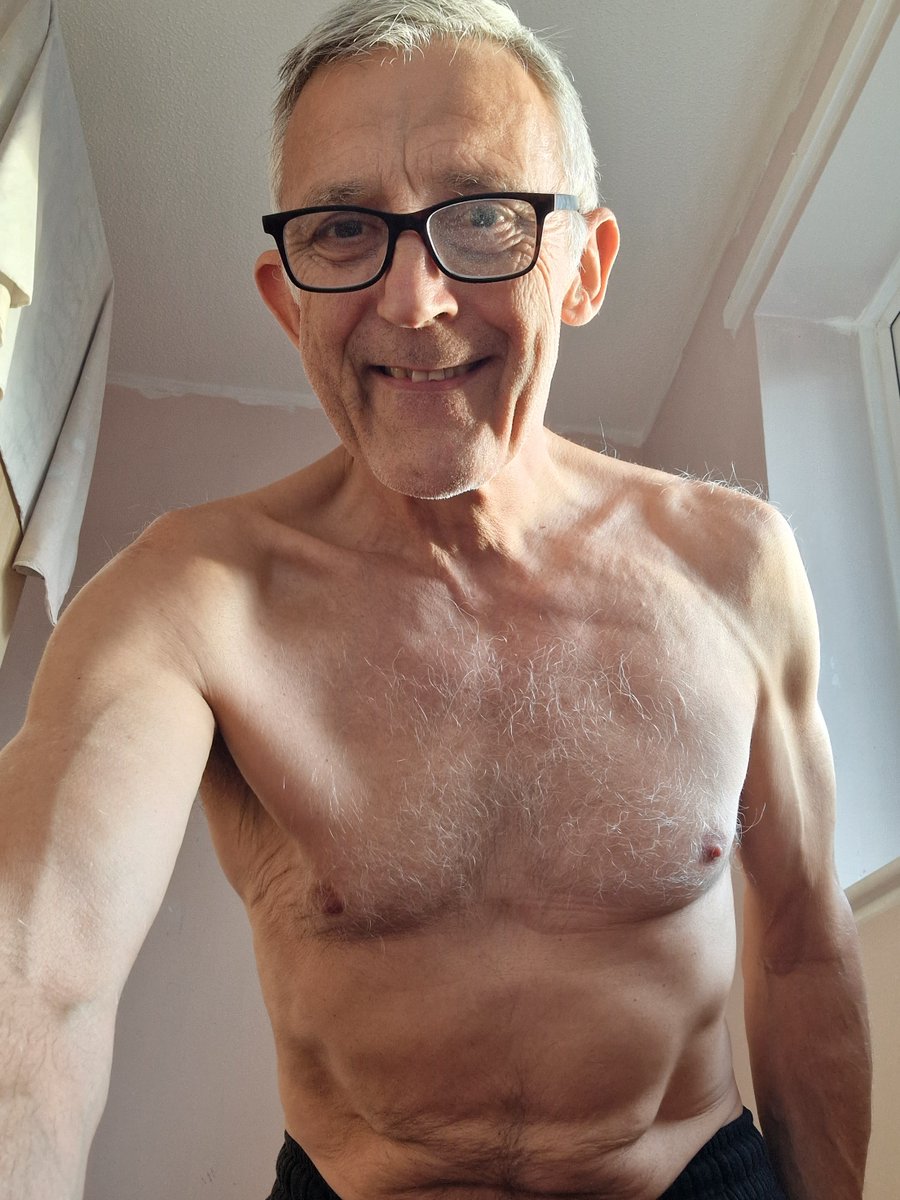 naked_carpenter_uk tweet media