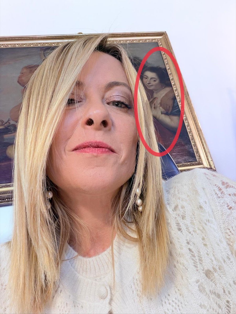 siriomerenda's tweet image. e la tipa del quadro che sembra dire "ma che cazz stai a dì" perfetta
#Meloni #Report #Amico #GiorgiaMeloni