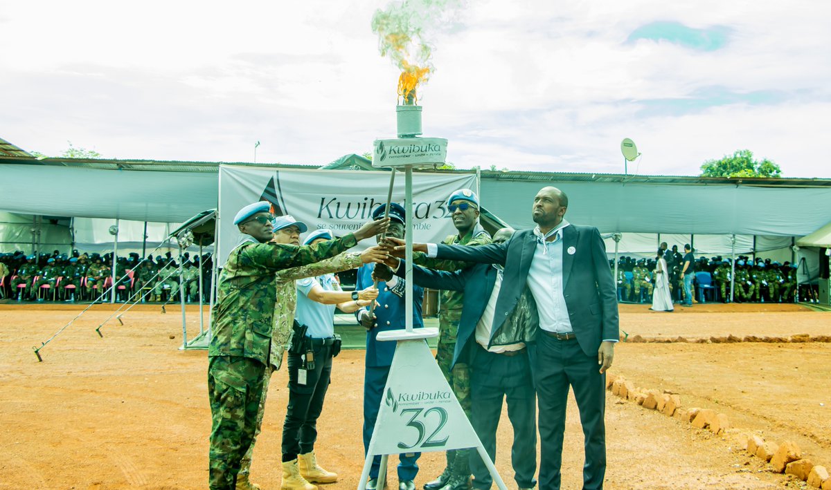 RwandaMoD's tweet photo. Rwandan peacekeepers serving under the United Nations Multidimensional Integrated Stabilization Mission in the Central African Republic (MINUSCA), in Bangui, Bria, and Bossembele, alongside Rwanda bilateral forces, today marked the 32nd Commemoration of the 1994 Genocide against the Tutsi.

The commemoration was held in Bangui, Bria, and Bossembélé base camps, and was attended by Rwandan Contingents' Commanders, officers, and other ranks, MINUSCA staff, as well as Central African Government officials, including the Secretary-General of the Fertit Region, Mr. Magloire Balepoed.
https://t.co/WlkFQ2d9U2
=================================

Abasirikare b’u Rwanda bari mu butumwa bw’Umuryango w’Abibumbye bwo kugarura amahoro muri Repubulika ya Santarafurika (MINUSCA), bakorera i Bangui, Bria na Bossembélé, bafatanyije n’abari muri iki gihugu mu buryo bw' imikoranire y’ibihugu byombi, uyu munsi bibutse ku nshuro ya 32 Jenoside yakorewe Abatutsi mu 1994.

Uyu muhango wo kwibuka wabereye mu bigo bya gisirikare bya Bangui, Bria na Bossembélé, witabirwa n’abayobozi b’ingabo z’u Rwanda, abasirikare mu nzego zitandukanye, abakozi ba MINUSCA, ndetse n’abayobozi ba Leta ya Santarafurika, barimo Umunyamabanga Mukuru w’Intara ya Fertit, Bwana Magloire Balepoed.https://t.co/VVwNM0MSno
