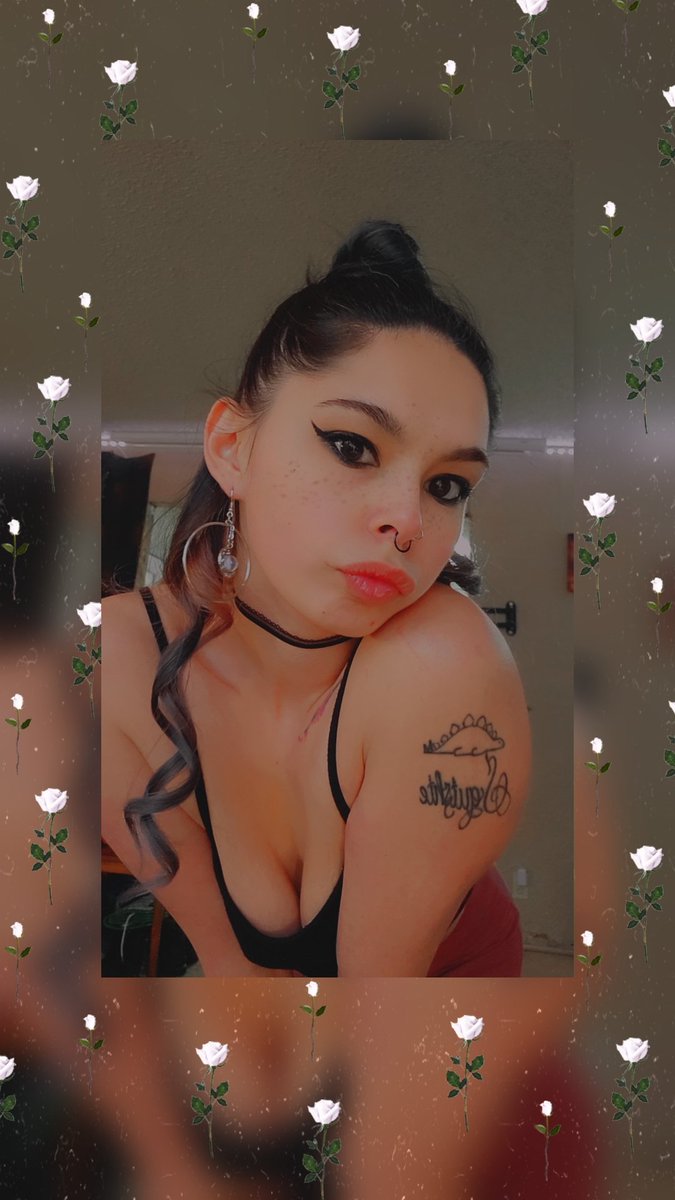 WickedVixenXO's tweet photo. Feeling it 😘😘 #Sexy #WickedVixenXO #BrattyVibes #CuteButVicious #AltGirl #CoquetteAesthetic #SpoiledVixen #PrincessTreatment #HighMaintenance #VixenEnergy #PrettyProblem #DollFace #FanslyGirl https://t.co/KO2FmYTfT5