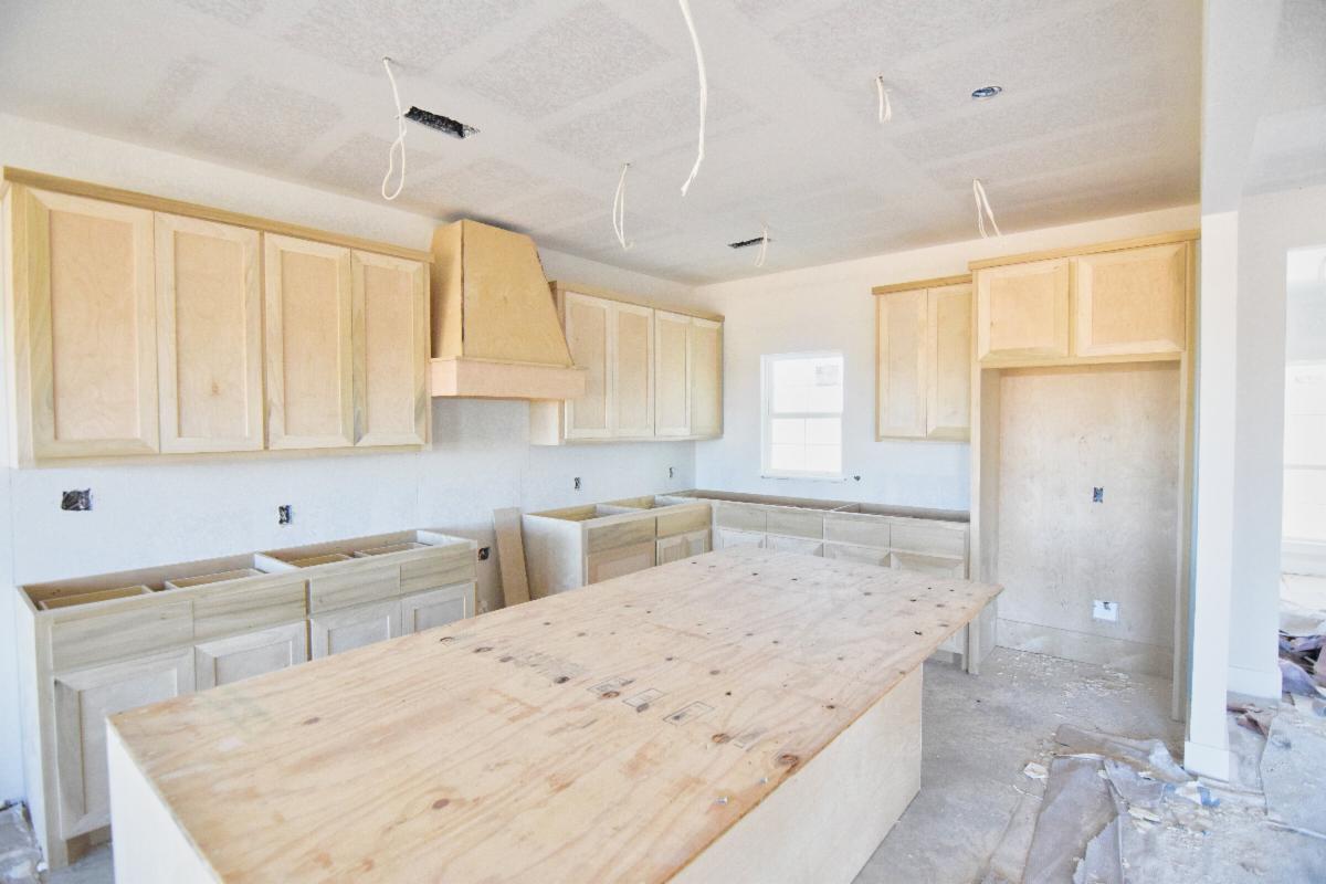 UBuildItHGC's tweet image. Exciting news! New cabinets are installed at the project in Hempstead! #Cabinets #CabinetInstallation #QualityBuilding #ClientSatisfaction #CustomHome #NewBuild #Construction #Equity