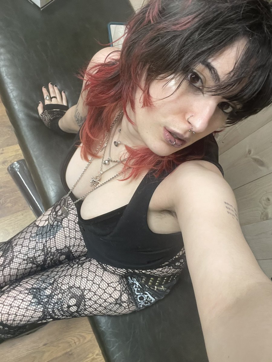 Queen Emerald tweet media