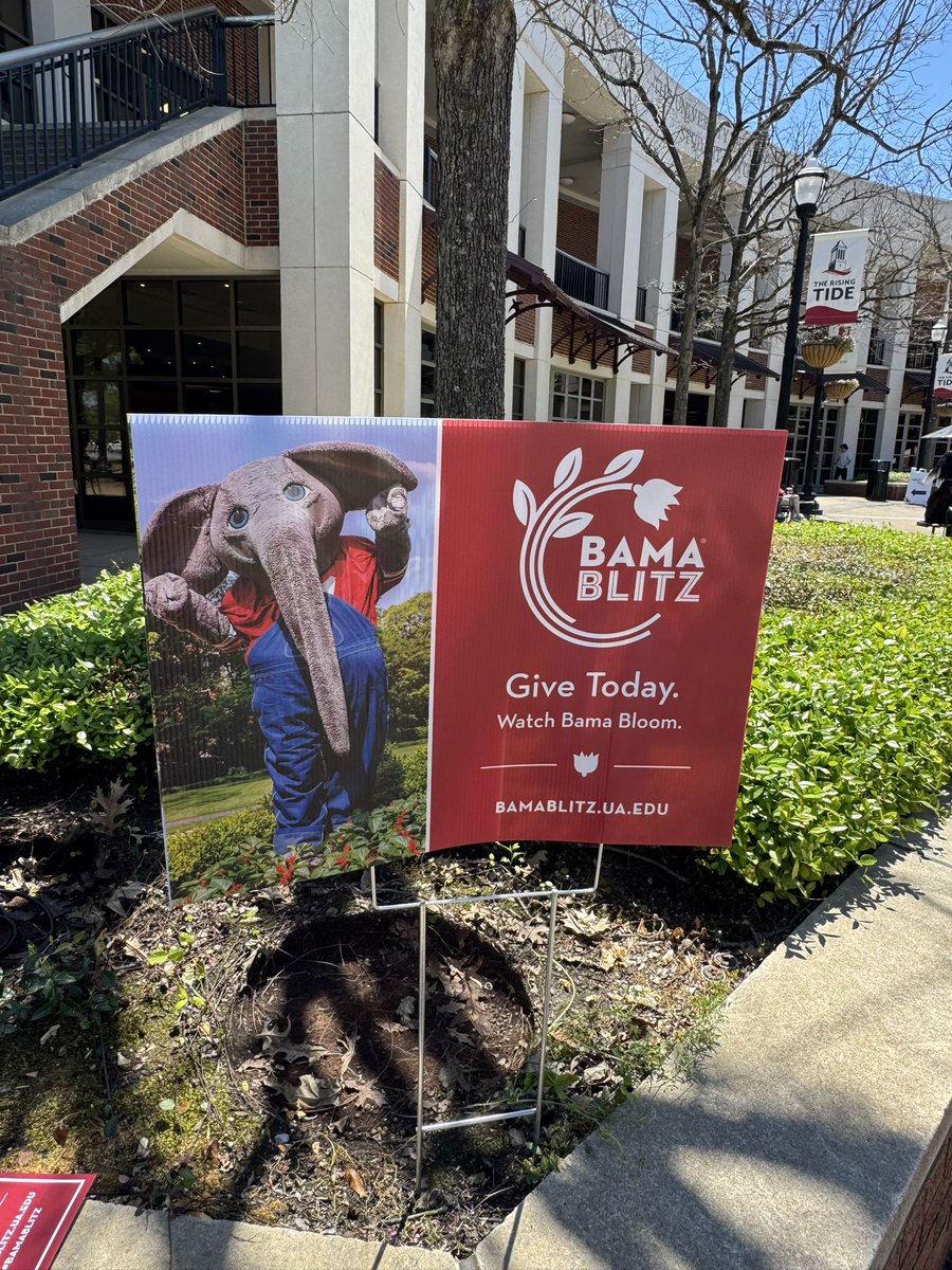 UofAlabama's tweet photo. Don’t forget to stop by the #BamaBlitz kick-off event 🤩 Taking place at the Student Center Plaza until 2pm! https://t.co/CIi5fJJf4r