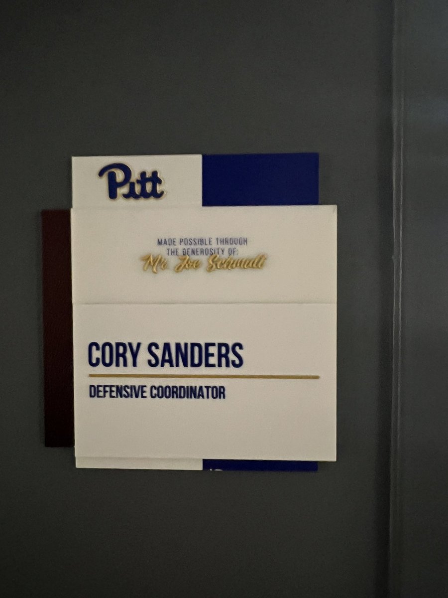 EastKentwoodFB's tweet photo. East Kentwood on the road. Pitt showed love thanks @ARCHIECOLLINS_ and we got to tap in with EK Legend Cory Sanders.
#EKFootball #FalconPride #PittFootball #H2P #Built2Win🔴⚫️ https://t.co/syVFujDZ64