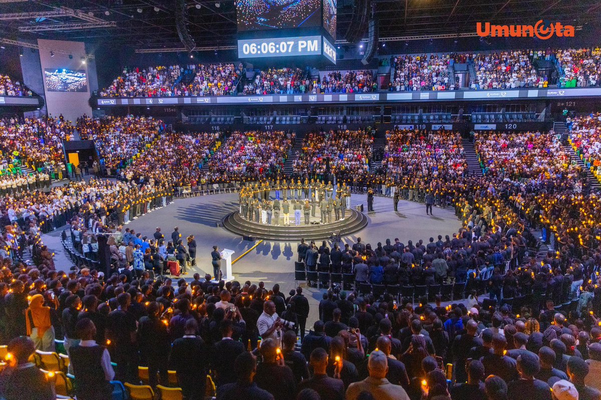 Perezida Paul Kagame yifatanyije n'ibihumbi by'urubyiruko n'abandi Banyarwanda mu mugoroba wo Kwibuka (Night Vigil), aho bacanye urumuri rw’Icyizere.

Iki gikorwa cyabereye mu nyubako ya BK Arena, aho urubyiruko rwibukijwe amateka y’u Rwanda. #UmunotaNews