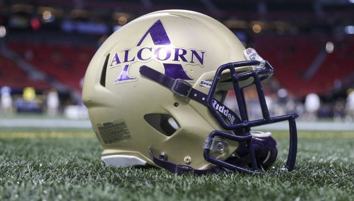 Thank you <a href="/Coach_TWatson/">Trumaine Watson</a> for the Spring Game invite! I’ll be at Alcorn State this weekend (April 11) and look forward to learning more about the program and building relationships with the staff!
<a href="/CoachBreaux_/">Devon Breaux</a>