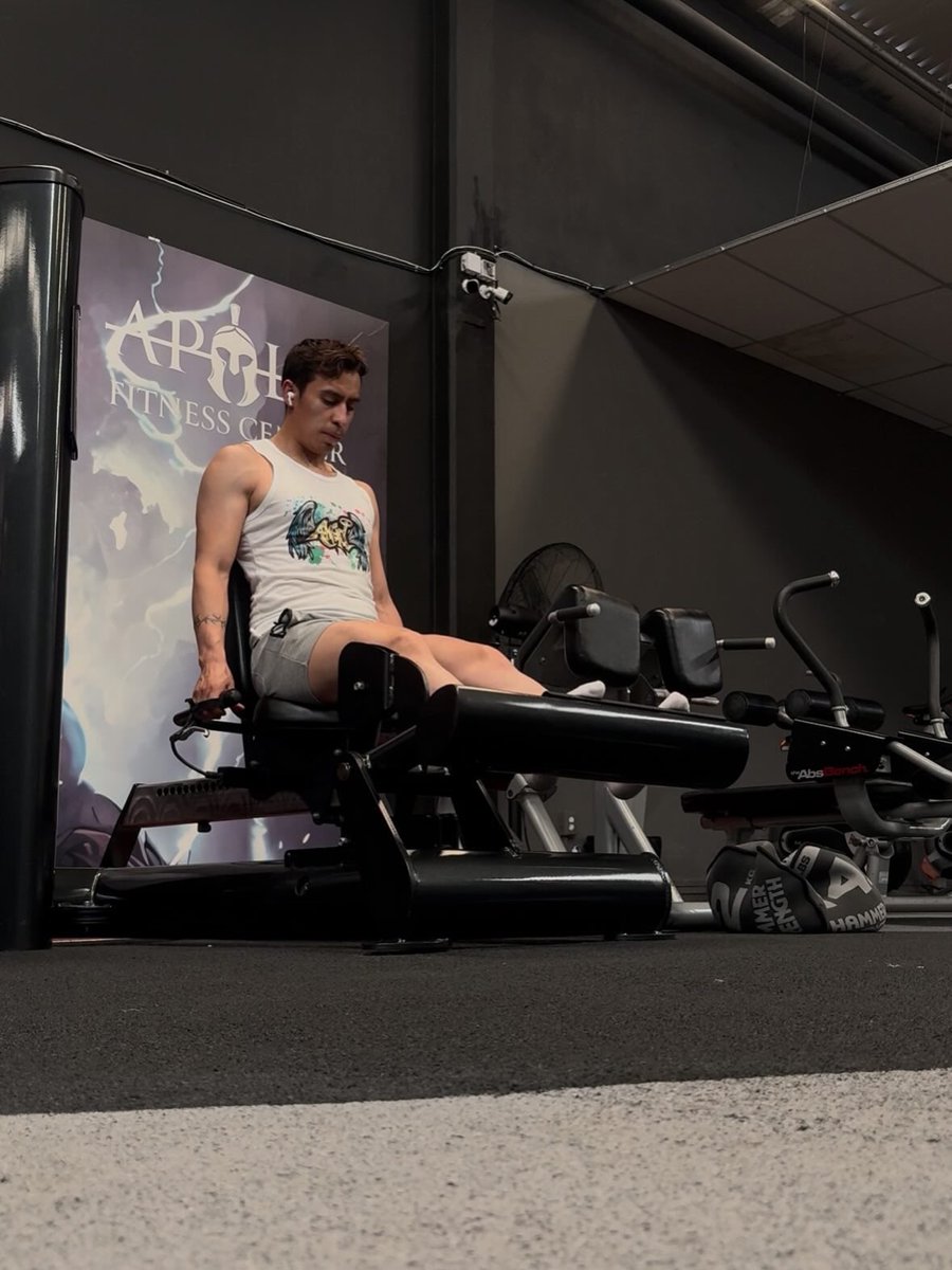 Alexjandro0210's tweet photo. Extensión de tobillos o elevaciones de talón para pantorrilla
🦵🏼 #pantorrilla #chamorro #gym #fitness #teambossangelito https://t.co/vgdhyv2snh