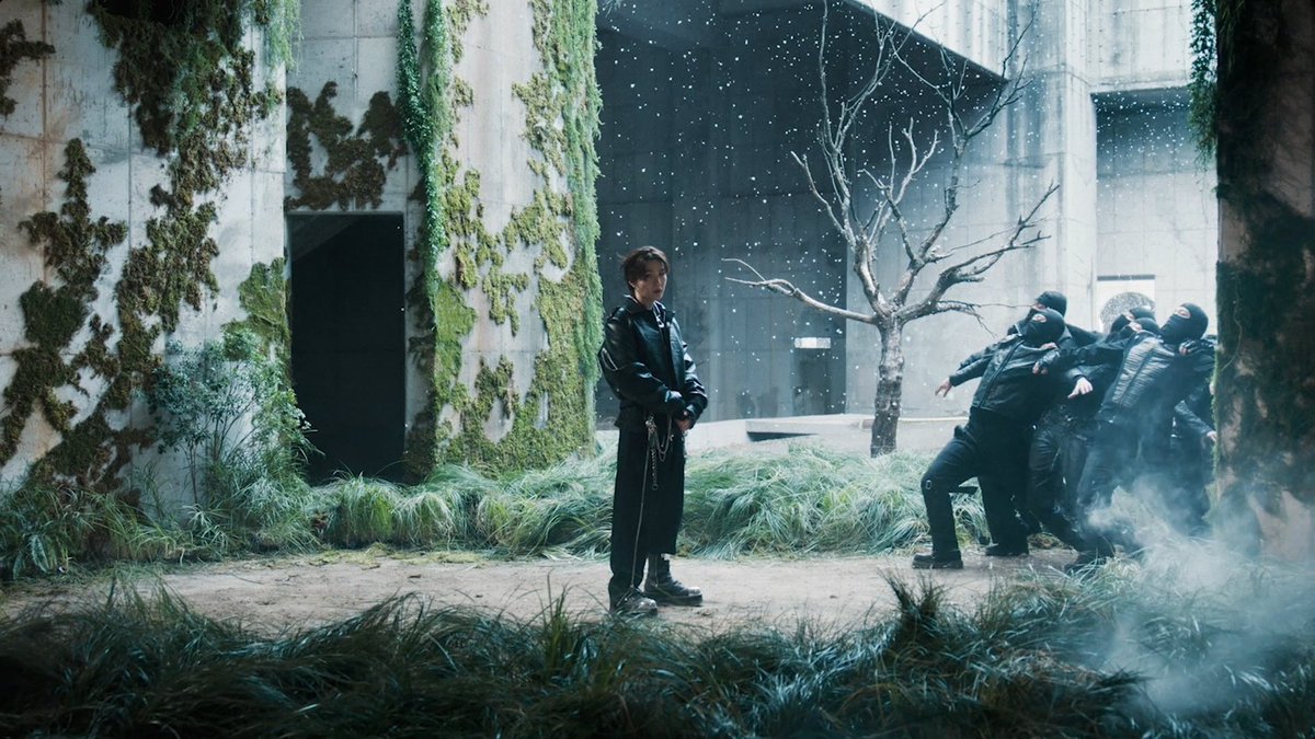 intro:night 🧭 tweet media