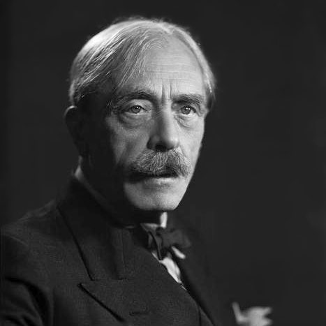 Naturalphilosy's tweet photo. “War: a massacre of people who don't know each other for the profit of people who know each other but don't massacre each other.”

— Paul Valéry https://t.co/wOxLJAGXFd