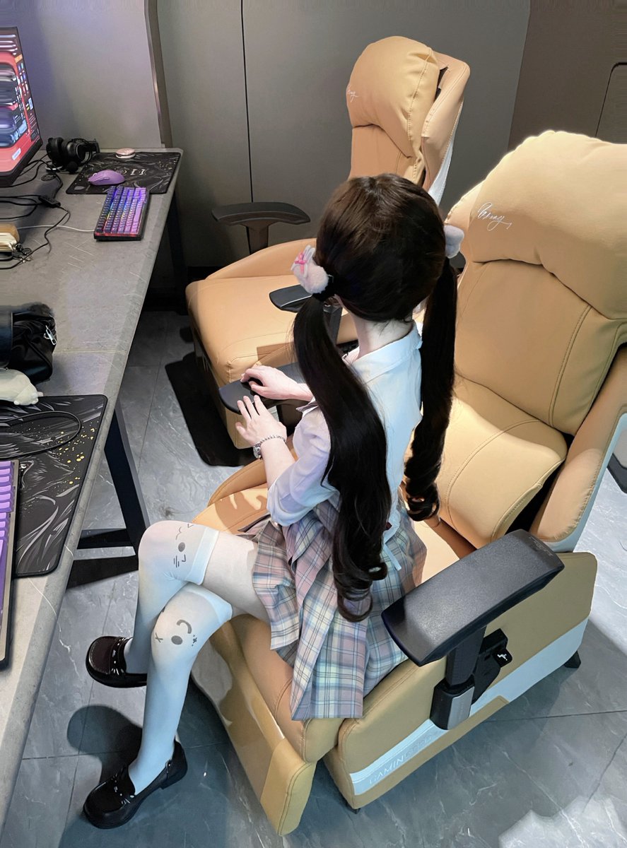 doyuki06's tweet photo. 带我上分！
#JK制服 #��马尾  #游戏少女 #可爱过膝袜 #软萌日常 #jk日常 #美女玩家 https://t.co/a7jwWCJ6nC