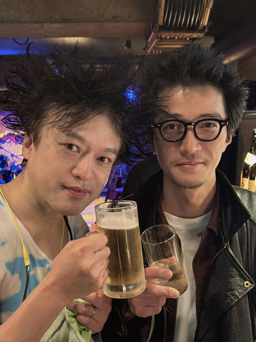 ジョニー大蔵大臣(水中、それは苦しい) tweet media