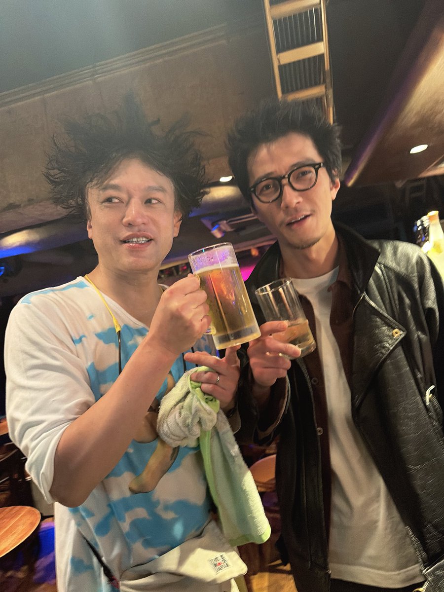 ジョニー大蔵大臣(水中、それは苦しい) tweet media