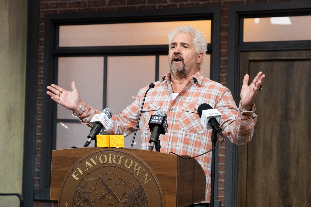 FoodNetwork's tweet image. The gooiest, meltiest, most-decadent day of the year has arrived in Flavortown: Hello, Cheese Day!

Tune in tonight @ 9|8c to watch as @guyfieri brings the cheesiness to #FlavortownFoodFight!