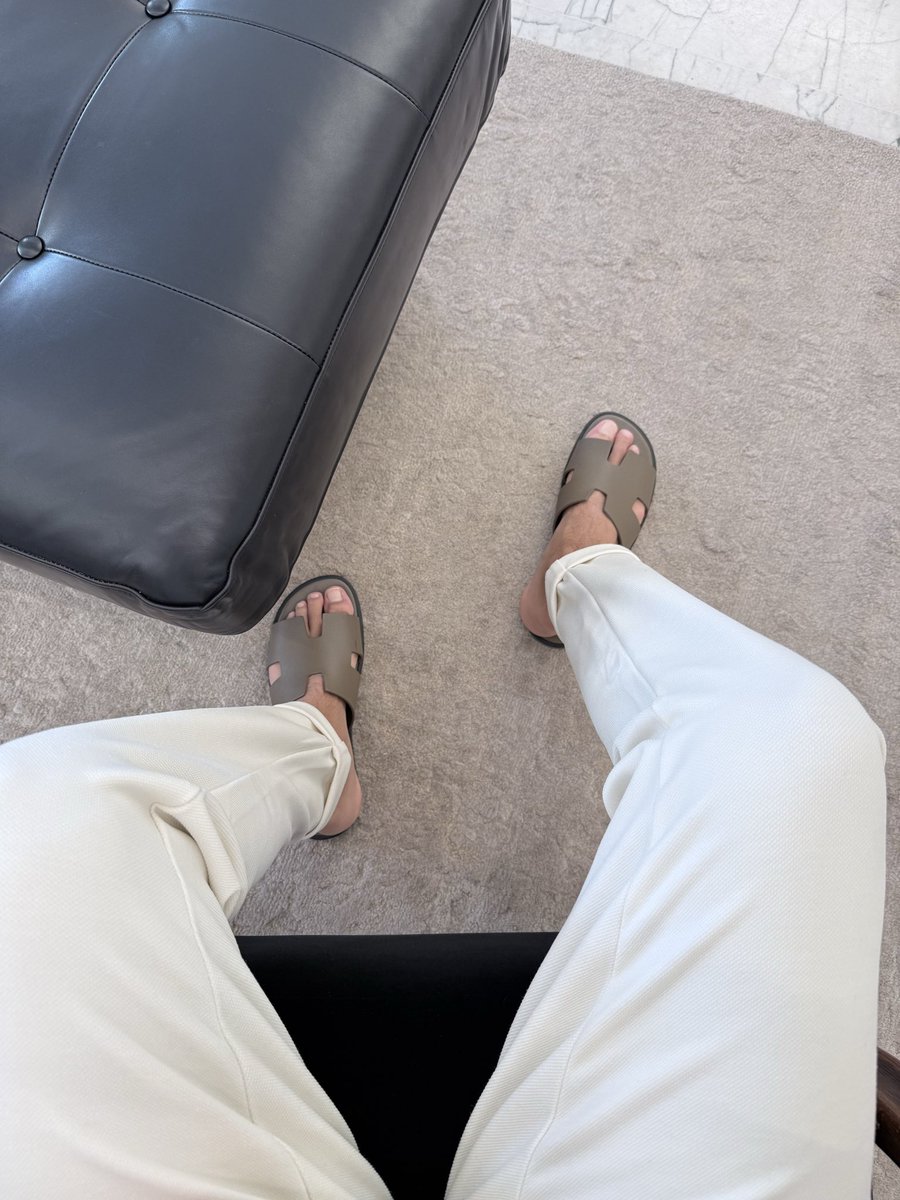 R A Y A N E - tweet media