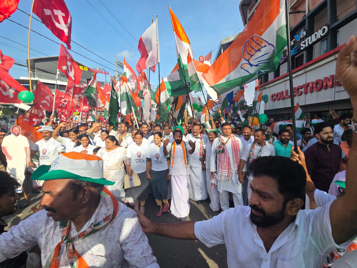 Tanwar_Indian's tweet photo. मनालूर में चुनाव प्रचार के अंतिम दिन @udfkerala @INCIndia उम्मीदवार श्री टीएन प्रतापन जी सहित गठबंधन नेताओं के साथ विशाल जनसैलाब के रूप में पैदल मार्च करते हुए विधानसभा चुनाव प्रचार का समापन हुआ।
केरलम में @udfkerala गठबंधन को भारी जनसमर्थन मिल रहा है व विकास, बदलाव एवं  "जन-नम्मा" (लोगों की भलाई) के संकल्प वाली यूडीएफ गठबंधन सरकार बन रही है।

#keralaelection2026 #KeralaPolitics #केरल_विधानसभा_चुनाव #KeralaElection #KeralaAssemblyElections #UDF  #INC #केरलम