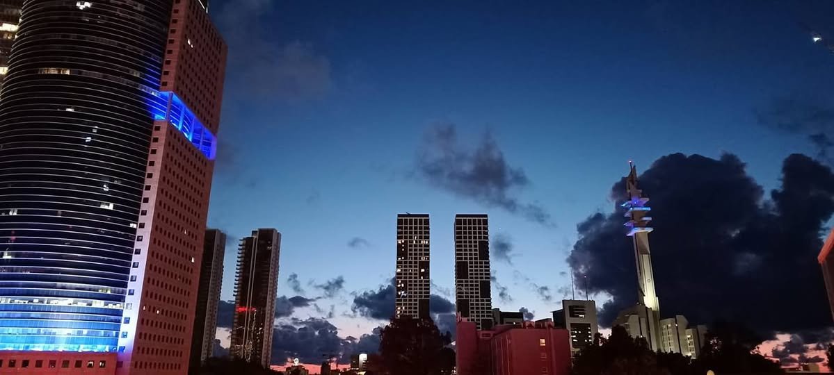 rachelhalinasor's tweet image. chag pesach sameach 🇮🇱
Tel Aviv🇮🇱🤍💙🌹❤️🎗️🕯️🙏