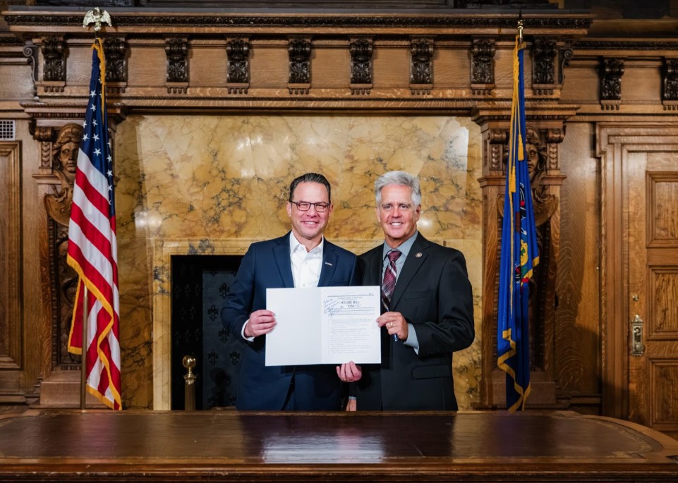 RepScottConklin's tweet photo. I was honored to join Gov. Josh Shapiro today as he signed my legislation that puts needed protections in place for Pennsylvania’s small self-storage businesses.  https://t.co/1slwySJjKJ https://t.co/TDzEykOC41