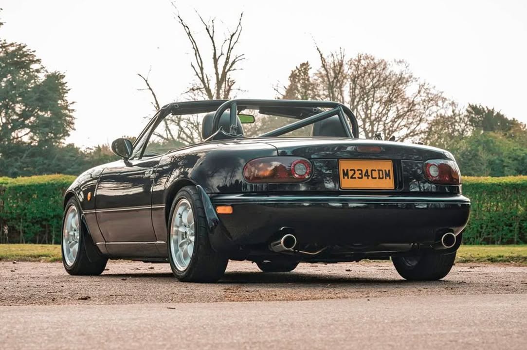 PistonHeads's tweet image. Fun has become a relative concept in 2026. But if you can't have some in a V6-powered NA, then all hope is lost: pistonheads.com/news/mazda/mx-…