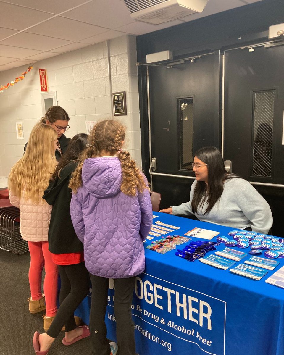 Link_Together's tweet image. Happy World Health Day 🌍 Public health starts with prevention, education, and connection. From our tabling events to our work in schools, we love showing up for our community and partnering together to build healthier futures. 💚 #WorldHealthDay #PublicHealth #PreventionWorks