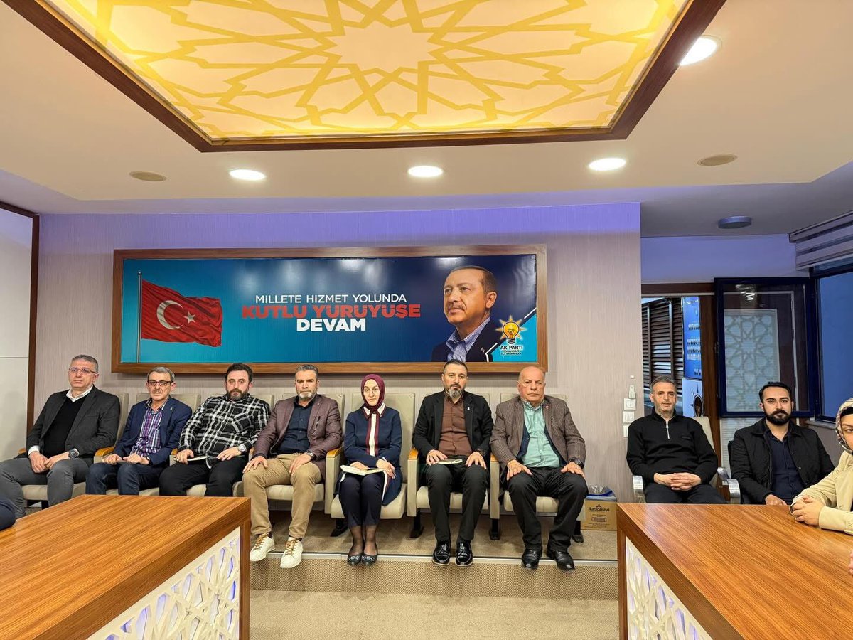 Haftalık olağan Yönetim Kurulu toplantımızı; ilçe koordinatörlerimiz Gülsüm Korkmaz, Muhammet Ali Bakır ve ilçe teşkilatımızın kıymetli katılımlarıyla gerçekleştirdik.
İstişare ve değerlendirmeler çerçevesinde verimli geçen toplantımızda alınan kararların teşkilatımız ve ilçemiz