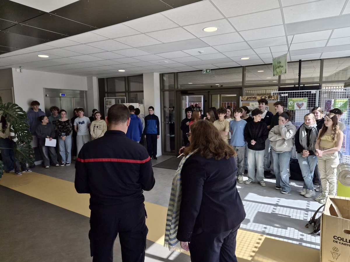 Collège Maurice de Broglie tweet media