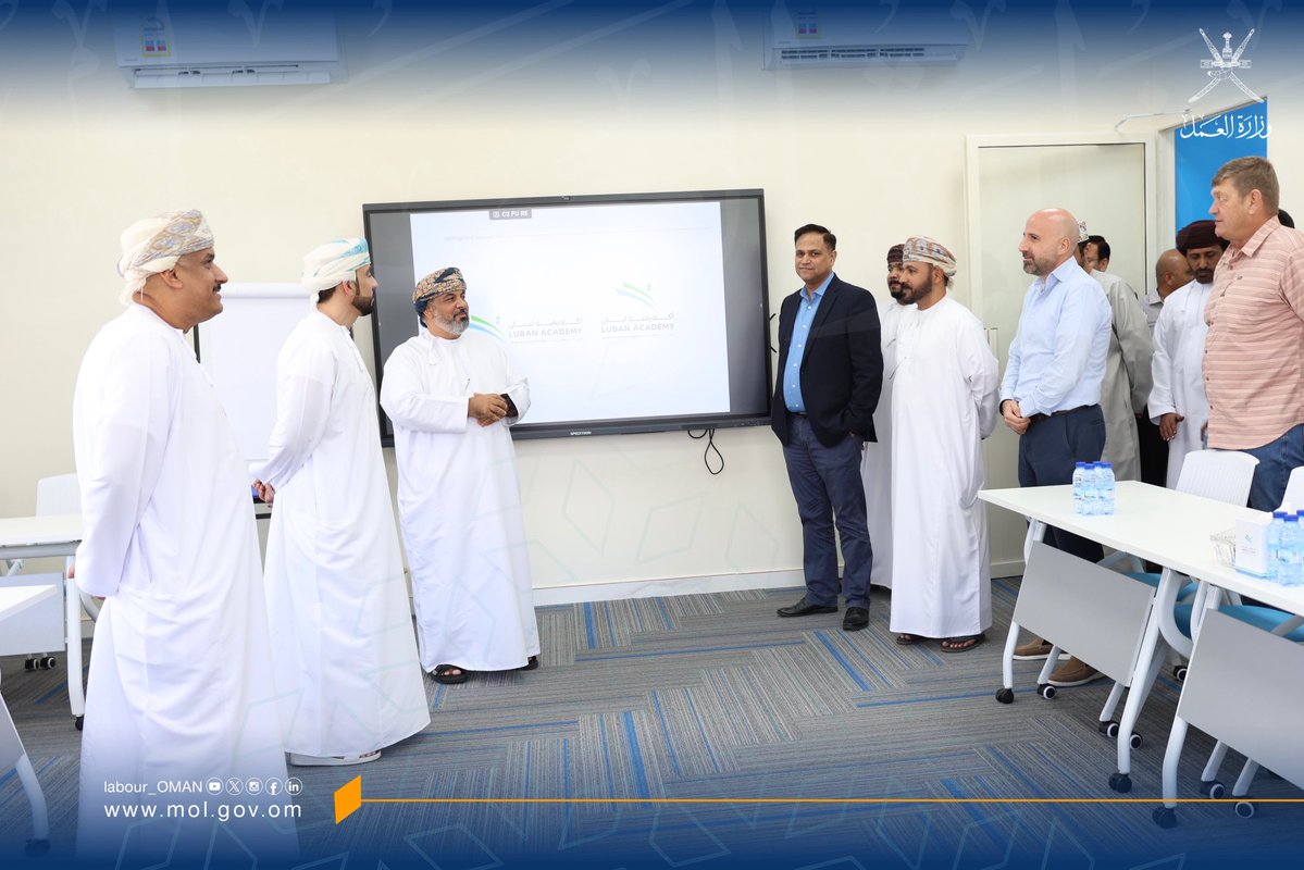 وزارة العمل -سلطنة عُمان tweet media