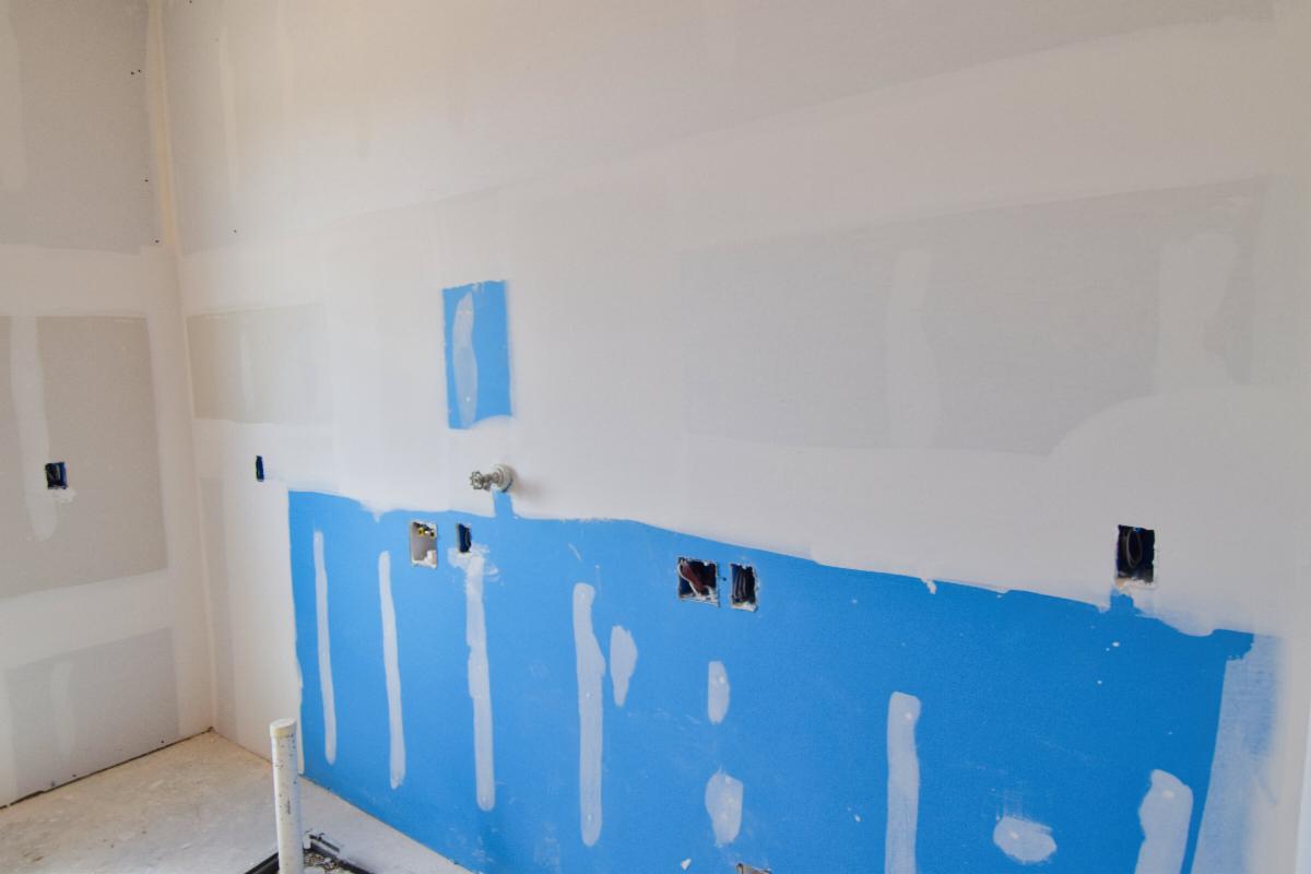 UBuildItHGC's tweet image. Sheet layout, fastener spacing, and alignment all affect the final finish of drywall. Learn more today! #Drywall #QualityBuilding #ClientSatisfaction #CustomHome #NewBuild #Construction #Equity