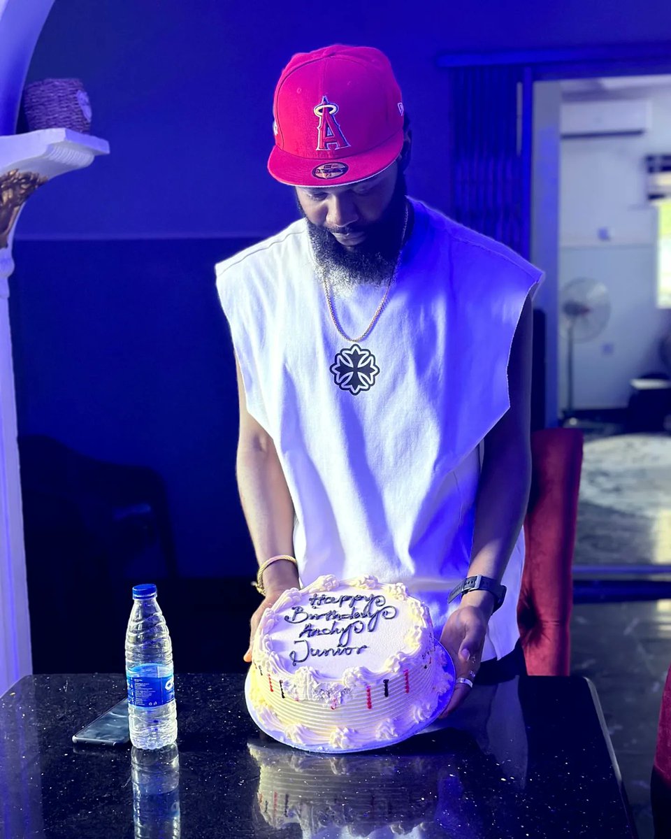 AndyJnr ° Umaru  tweet media