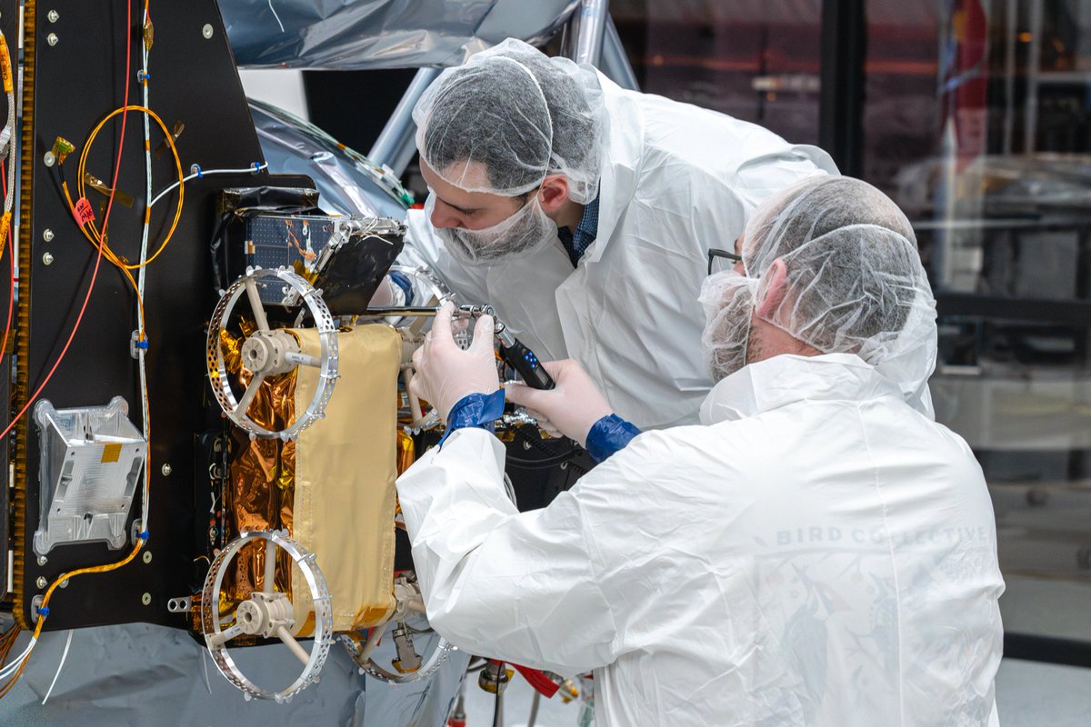 astrobotic's tweet image. This clever little rover is now officially hitched aboard Griffin-1! Once on the lunar surface, this joint mission called "BEACON" will explore with our CubeRover hardware, navigate with @MissionCtrlSS  Spacefarer™ platform, and even flex its AI muscles with Spacefarer AI™.