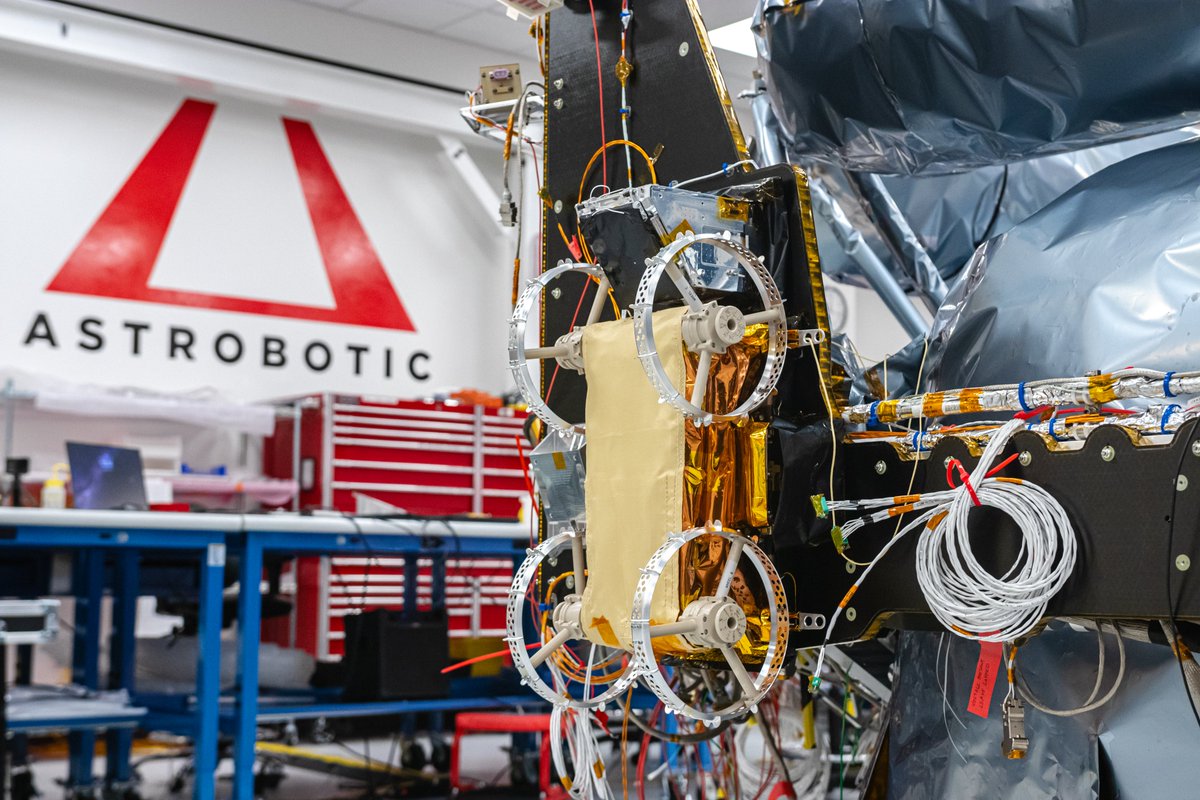 astrobotic's tweet image. This clever little rover is now officially hitched aboard Griffin-1! Once on the lunar surface, this joint mission called "BEACON" will explore with our CubeRover hardware, navigate with @MissionCtrlSS  Spacefarer™ platform, and even flex its AI muscles with Spacefarer AI™.