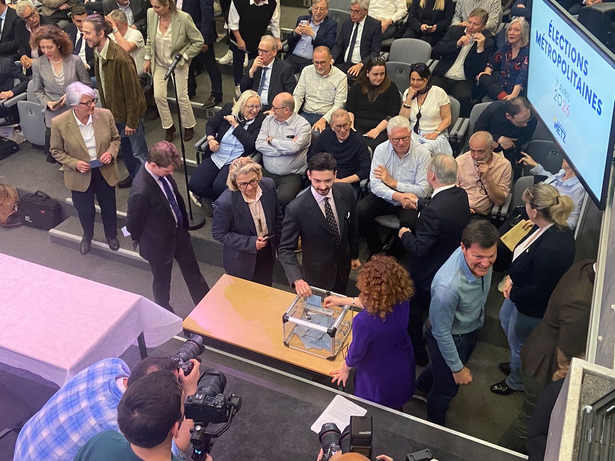 voinconmc's tweet image. Vos élus @RNMoselle de #Metz étaient présents pour le 1er conseil de la Métropole de Metz pour l'élection du président.
@etienne_anstett était le seul à déclarer sa candidature face au maire de Metz.
Une heure de séance pour reprendre demain matin à 9h30 ! 
@RNational_off