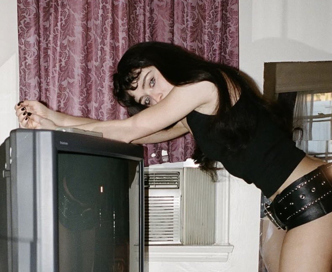 gaptoothgigi's tweet image. like i feel sick she looks so good