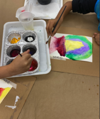 HillsVirtual's tweet photo. Our K-2 students turned science into art today! 🎨✨
After learning about acids and bases, they explored chemical reactions by creating lemon prints and using acid-based watercolors to design beautiful (and fragrant!) floral bouquets 🍋🌸
Learning has never smelled so sweet! https://t.co/6zCgpn4Tjj