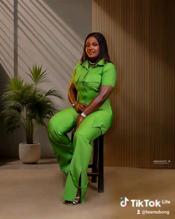 iamUbong1's tweet photo. Happy birthday to my kid sister black gold, beautiful and bold. God almighty bless your new age and grant you all your secret prayers in Jesus mighty name Amen .🥞🥞♥️ https://t.co/P8t7EwyFx4