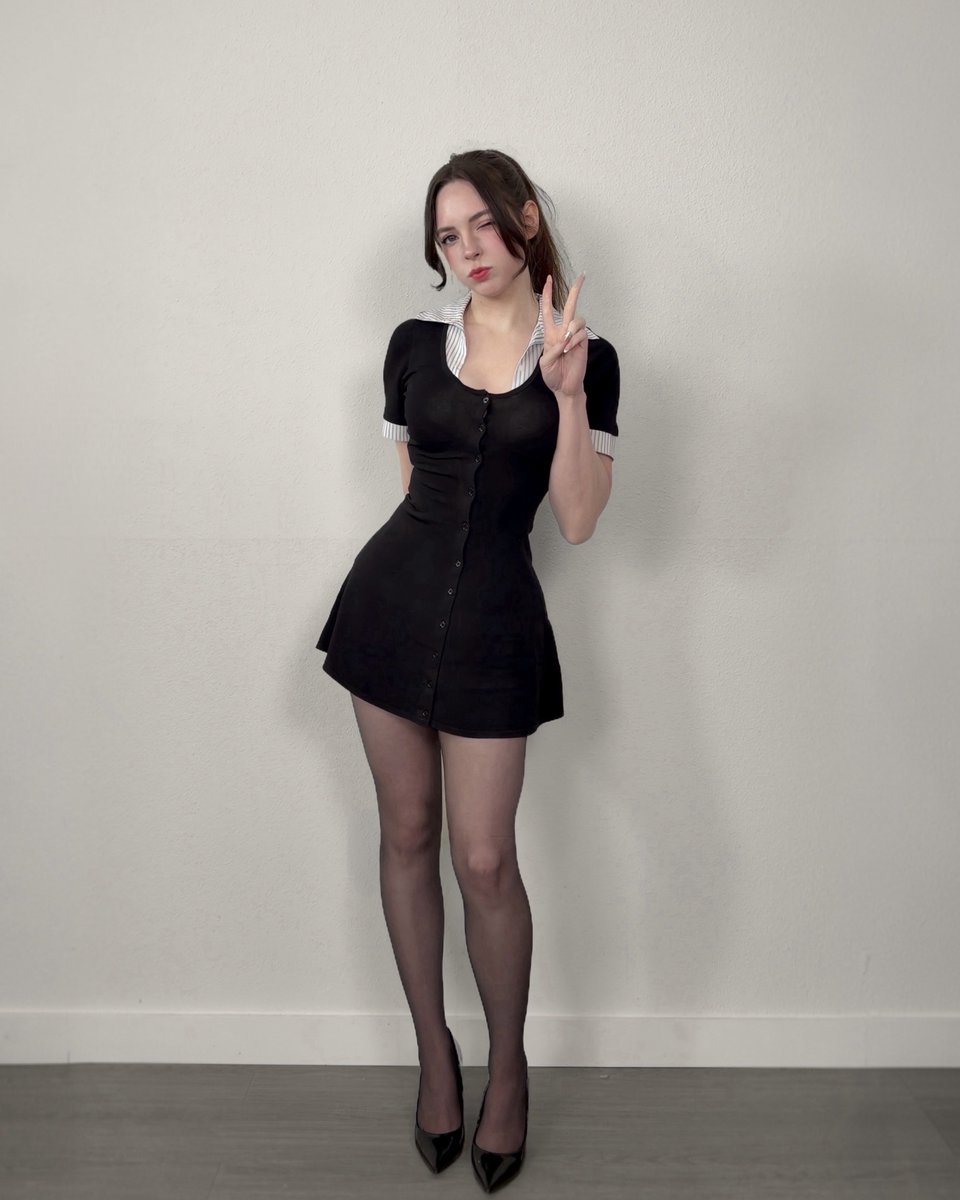 ursiiday's tweet photo. Trying on outfits for upcoming events 👉 👈 https://t.co/WW3FL5j86P
